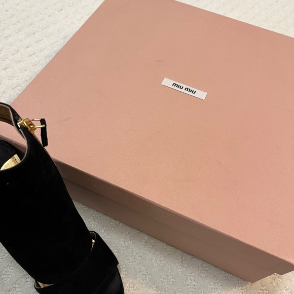 Miu Miu peep-toe ankle bootie, black suede, sz 37.5 - Picture 2 of 8